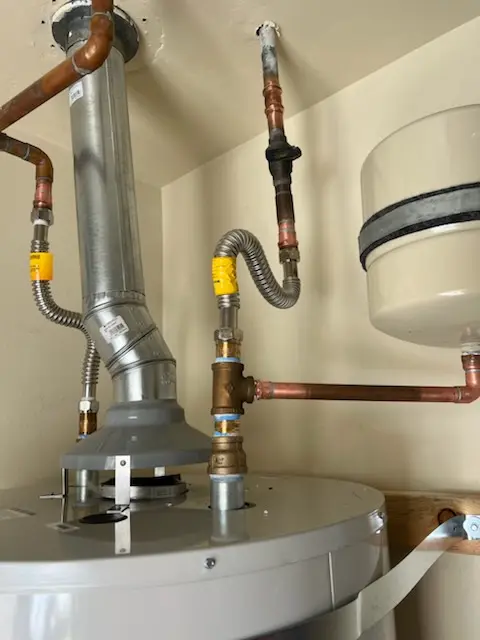 Water heater installation and plumbing repair in Riverlake
